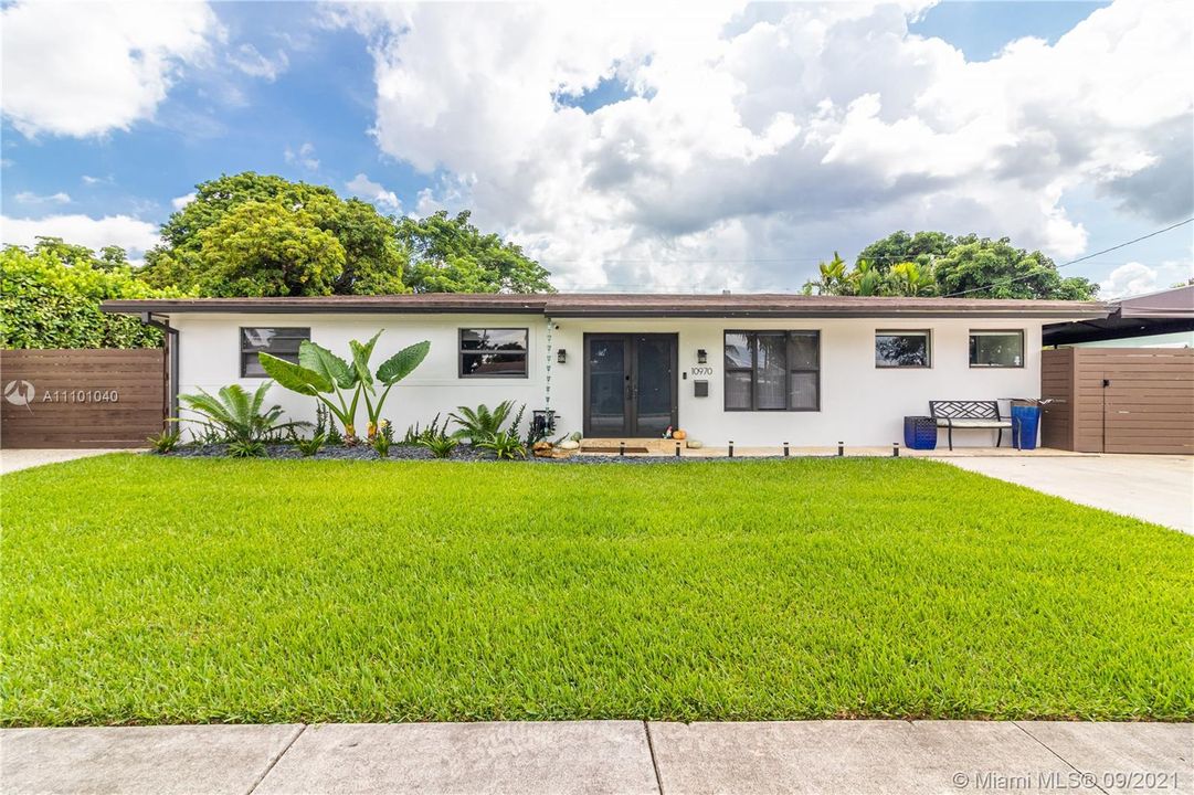Recently Sold: $580,000 (3 beds, 2 baths, 1437 Square Feet)