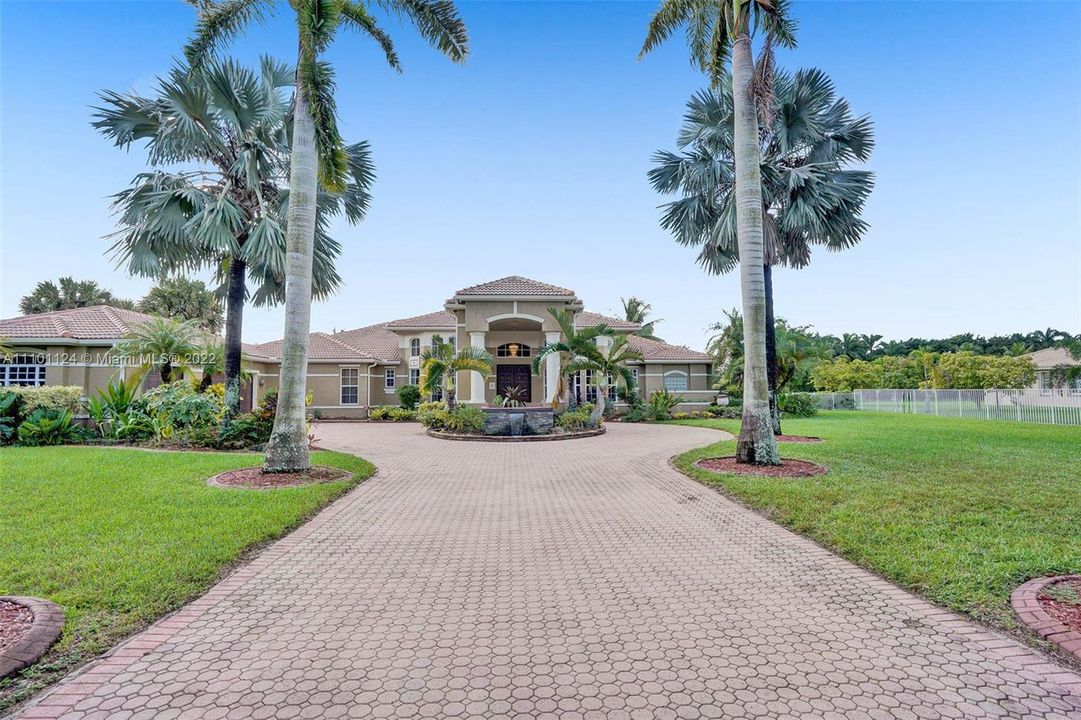 Recently Sold: $1,475,000 (4 beds, 4 baths, 4154 Square Feet)