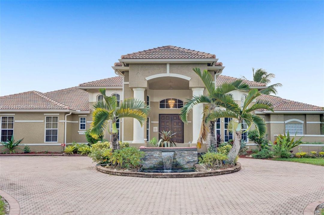 Recently Sold: $1,475,000 (4 beds, 4 baths, 4154 Square Feet)