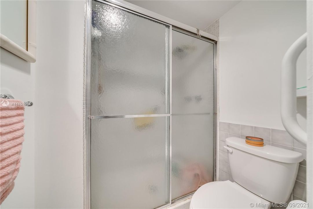 最近售出: $115,500 (3 贝兹, 2 浴室, 1483 平方英尺)