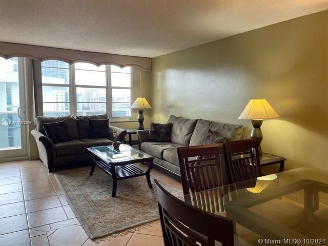 Recently Sold: $449,000 (2 beds, 2 baths, 1018 Square Feet)