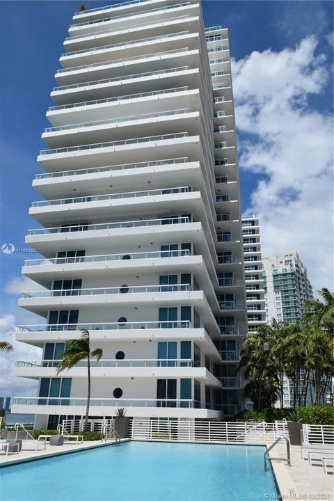 Recently Sold: $660,000 (1 beds, 1 baths, 777 Square Feet)