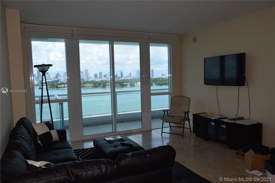 Recently Sold: $660,000 (1 beds, 1 baths, 777 Square Feet)