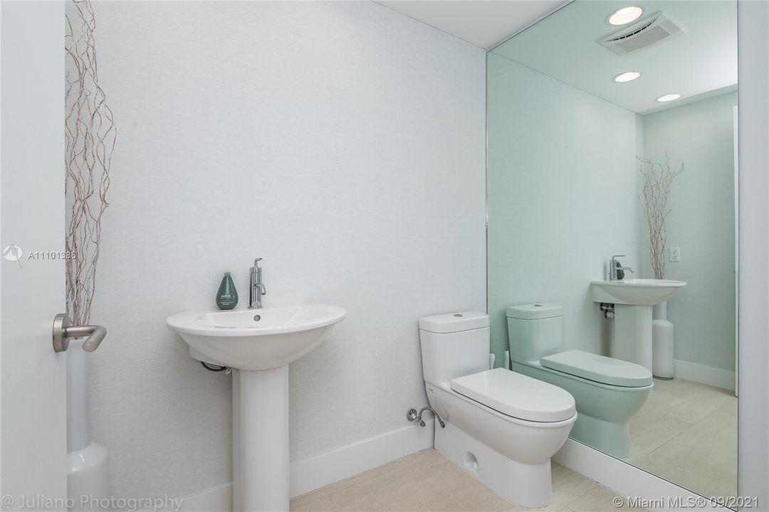 最近售出: $920,000 (2 贝兹, 2 浴室, 1780 平方英尺)