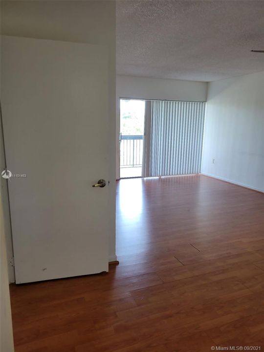 Recently Rented: $1,450 (1 beds, 1 baths, 764 Square Feet)