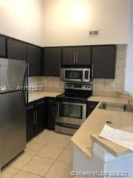 Recently Rented: $1,400 (1 beds, 1 baths, 632 Square Feet)