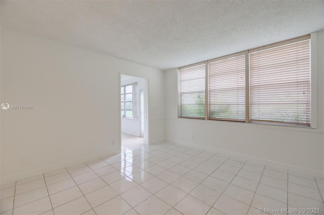 Recently Sold: $120,000 (1 beds, 1 baths, 654 Square Feet)