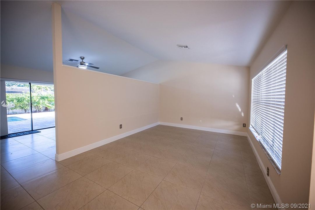 LIVING ROOM OFF DOUBLE DOOR ENTRY