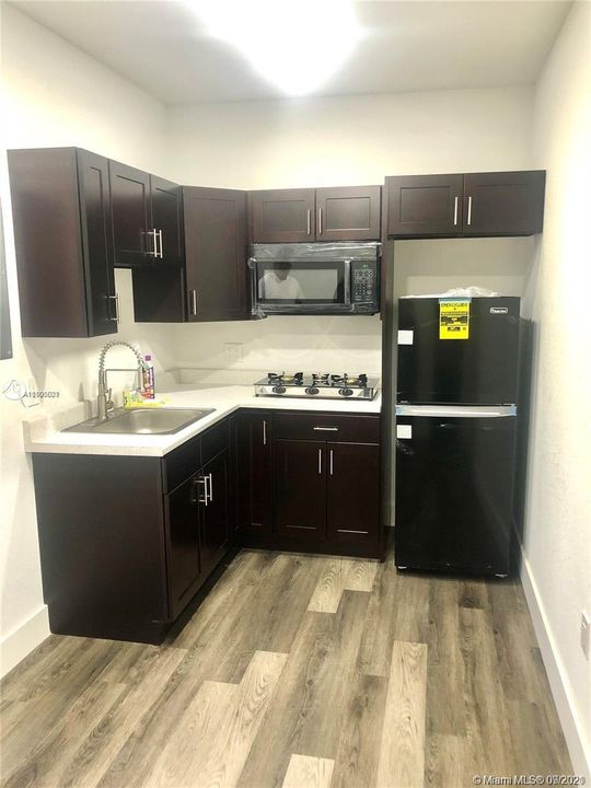 Recently Rented: $1,100 (1 beds, 1 baths, 1611 Square Feet)