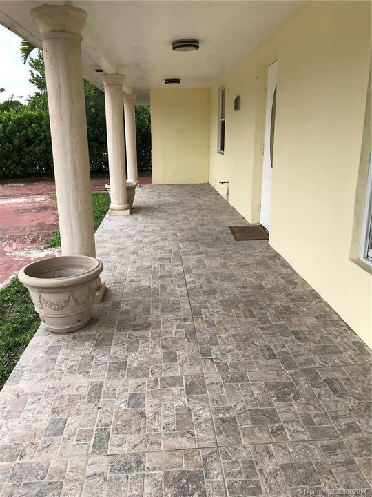 Недавно арендовано: $3,200 (4 спален, 2 ванн, 2603 Квадратных фут)