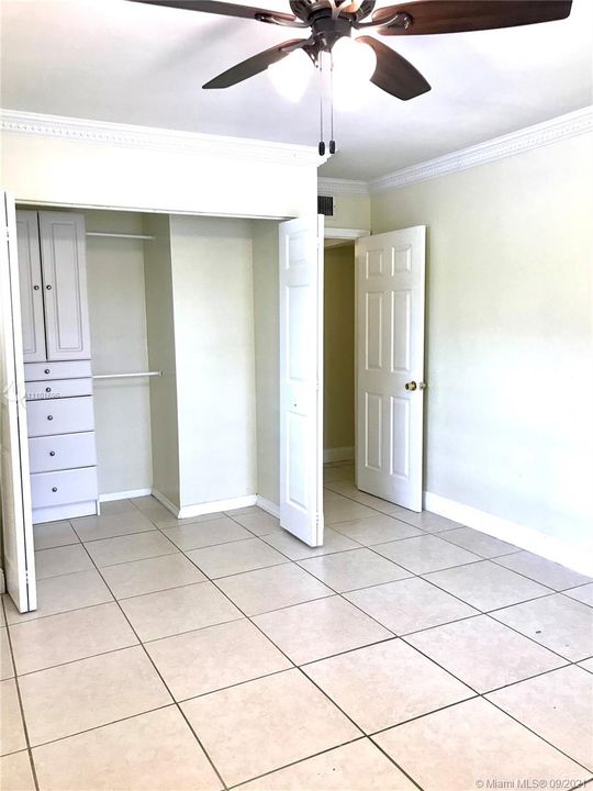 Недавно арендовано: $3,200 (4 спален, 2 ванн, 2603 Квадратных фут)