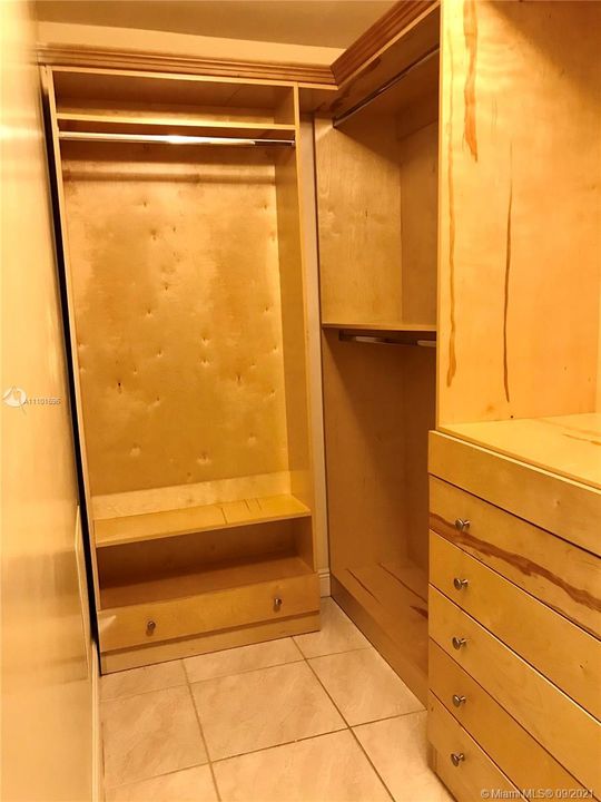 Недавно арендовано: $3,200 (4 спален, 2 ванн, 2603 Квадратных фут)