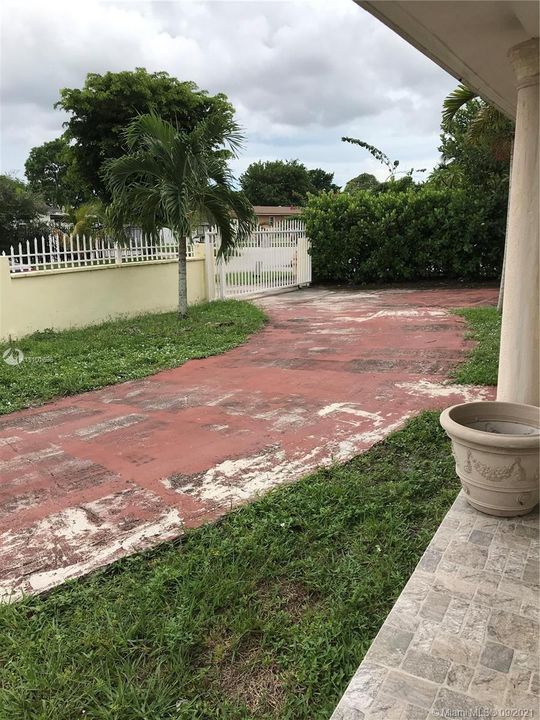 Недавно арендовано: $3,200 (4 спален, 2 ванн, 2603 Квадратных фут)