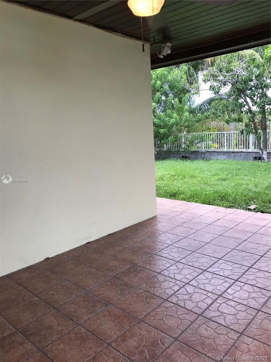 Недавно арендовано: $3,200 (4 спален, 2 ванн, 2603 Квадратных фут)