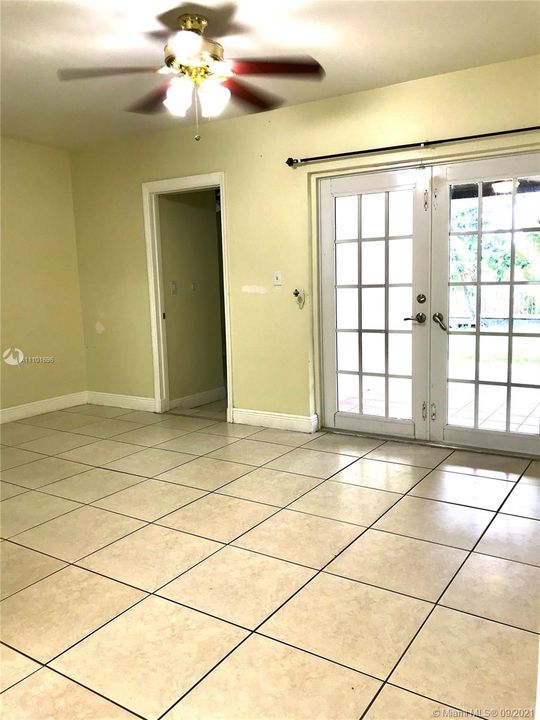 Недавно арендовано: $3,200 (4 спален, 2 ванн, 2603 Квадратных фут)