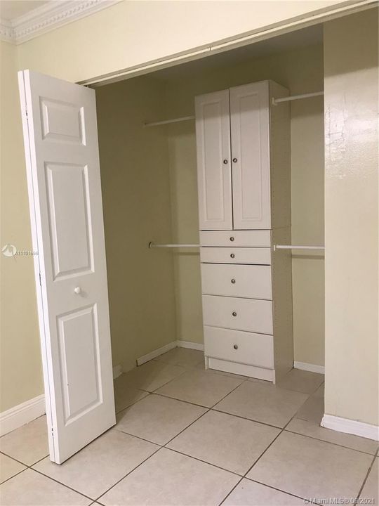 Недавно арендовано: $3,200 (4 спален, 2 ванн, 2603 Квадратных фут)