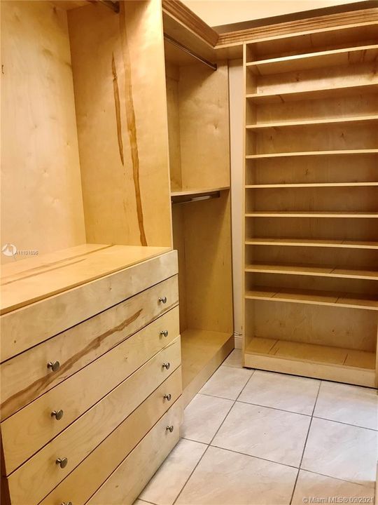 Недавно арендовано: $3,200 (4 спален, 2 ванн, 2603 Квадратных фут)