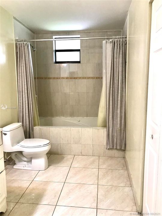 Недавно арендовано: $3,200 (4 спален, 2 ванн, 2603 Квадратных фут)