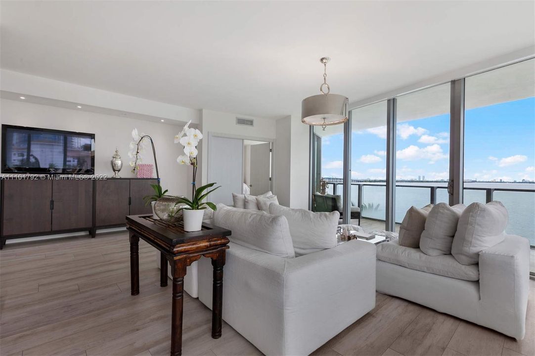 Recently Sold: $1,850,000 (3 beds, 4 baths, 2469 Square Feet)