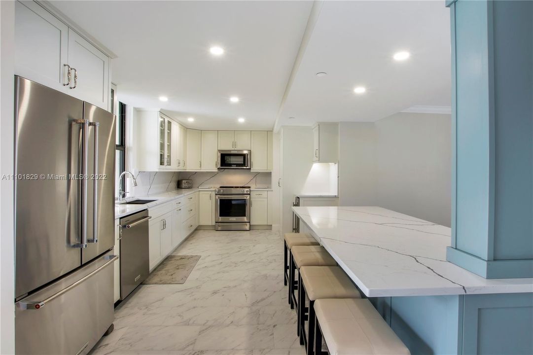 Recently Sold: $2,500,000 (3 beds, 2 baths, 1800 Square Feet)