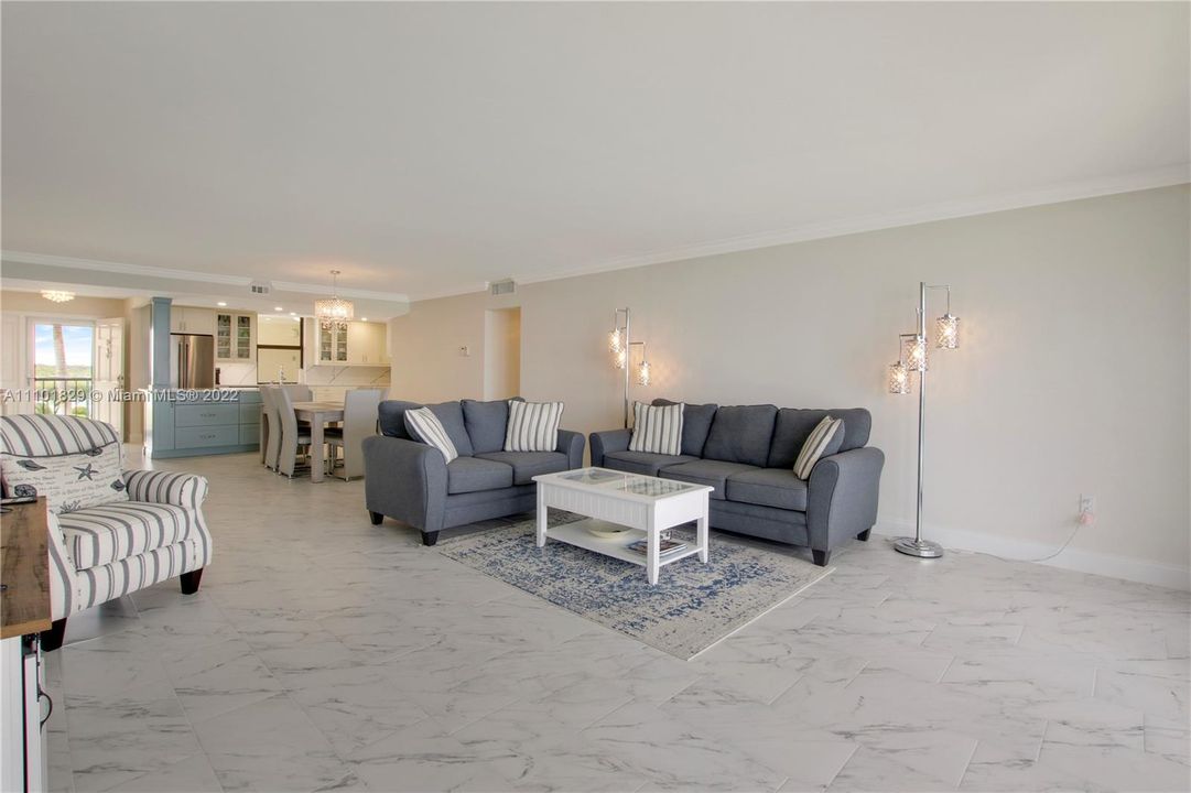 Recently Sold: $2,500,000 (3 beds, 2 baths, 1800 Square Feet)