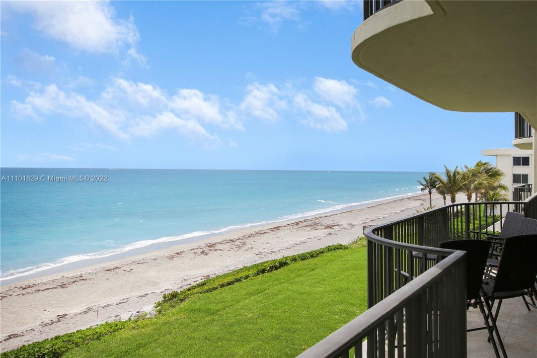 Recently Sold: $2,500,000 (3 beds, 2 baths, 1800 Square Feet)