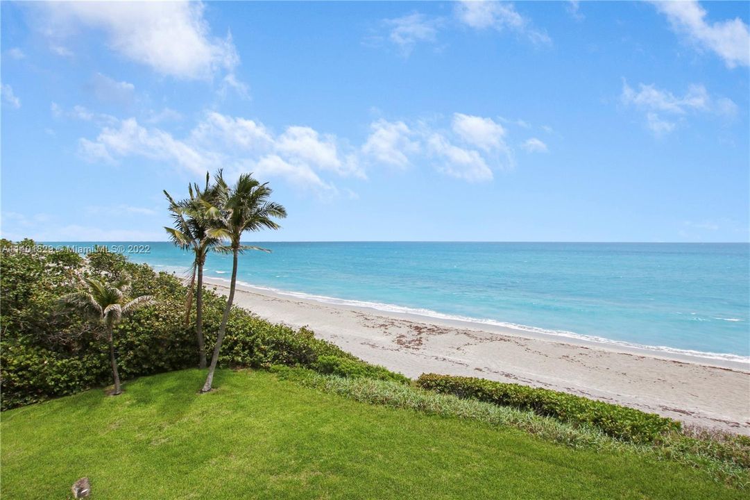 Recently Sold: $2,500,000 (3 beds, 2 baths, 1800 Square Feet)