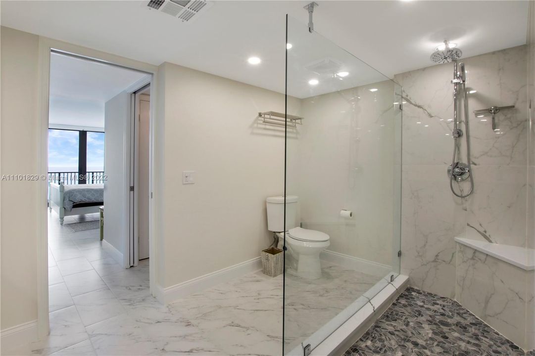 Recently Sold: $2,500,000 (3 beds, 2 baths, 1800 Square Feet)