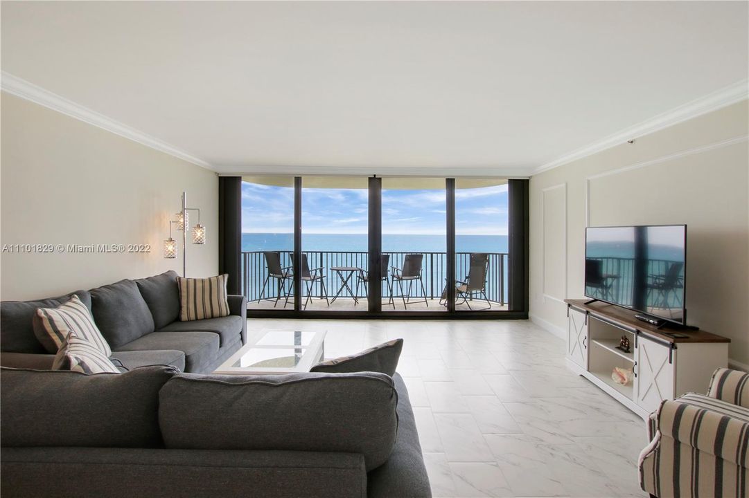 Recently Sold: $2,500,000 (3 beds, 2 baths, 1800 Square Feet)