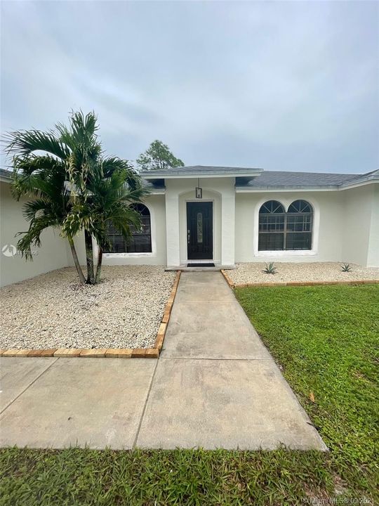 Recently Sold: $465,000 (3 beds, 2 baths, 1887 Square Feet)