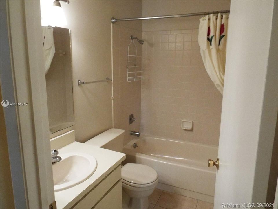 最近售出: $95,000 (2 贝兹, 2 浴室, 0 平方英尺)