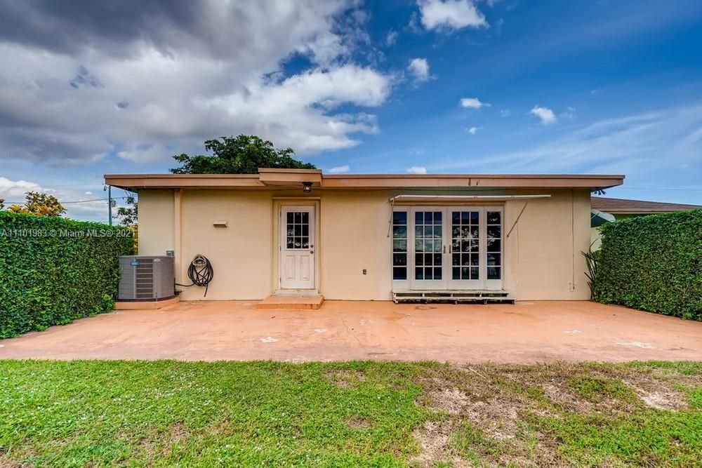 Recently Sold: $429,300 (3 beds, 2 baths, 1493 Square Feet)