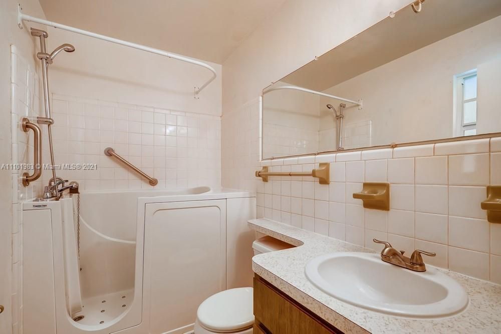 Recently Sold: $429,300 (3 beds, 2 baths, 1493 Square Feet)