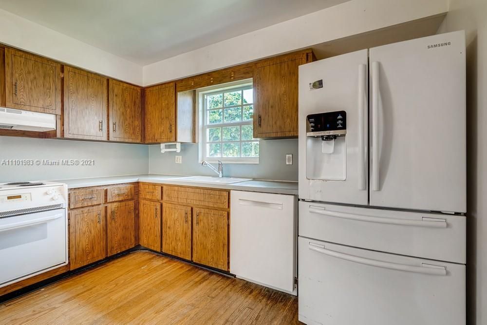 Recently Sold: $429,300 (3 beds, 2 baths, 1493 Square Feet)