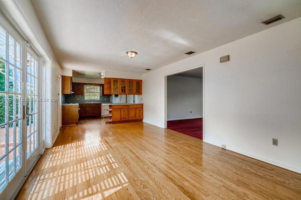 Recently Sold: $429,300 (3 beds, 2 baths, 1493 Square Feet)