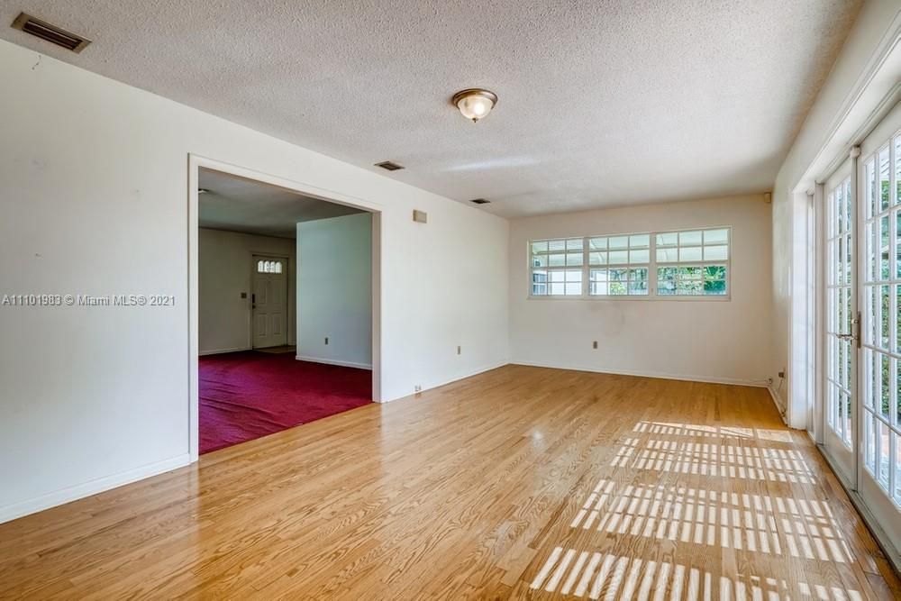 Recently Sold: $429,300 (3 beds, 2 baths, 1493 Square Feet)