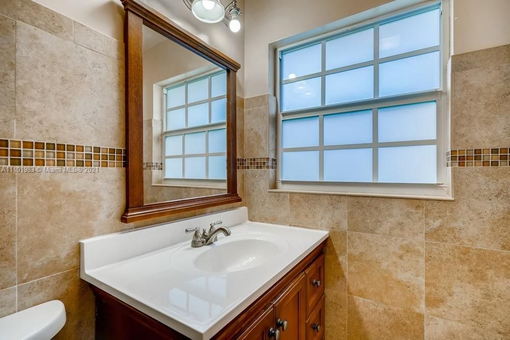 Recently Sold: $429,300 (3 beds, 2 baths, 1493 Square Feet)