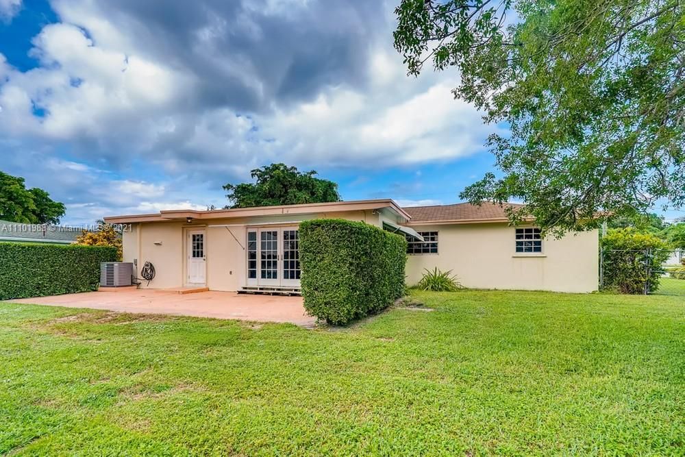 Recently Sold: $429,300 (3 beds, 2 baths, 1493 Square Feet)