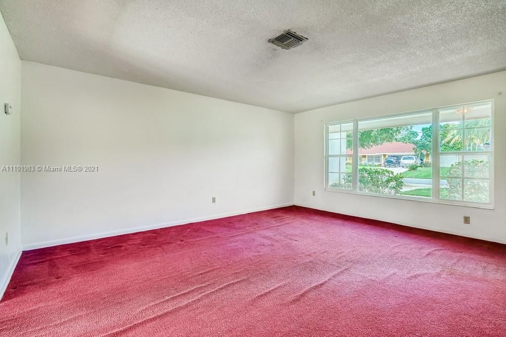 Recently Sold: $429,300 (3 beds, 2 baths, 1493 Square Feet)