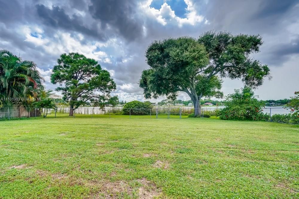 Recently Sold: $429,300 (3 beds, 2 baths, 1493 Square Feet)