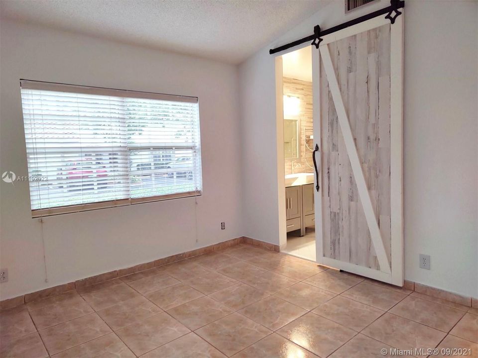 Recently Rented: $2,650 (3 beds, 2 baths, 1134 Square Feet)