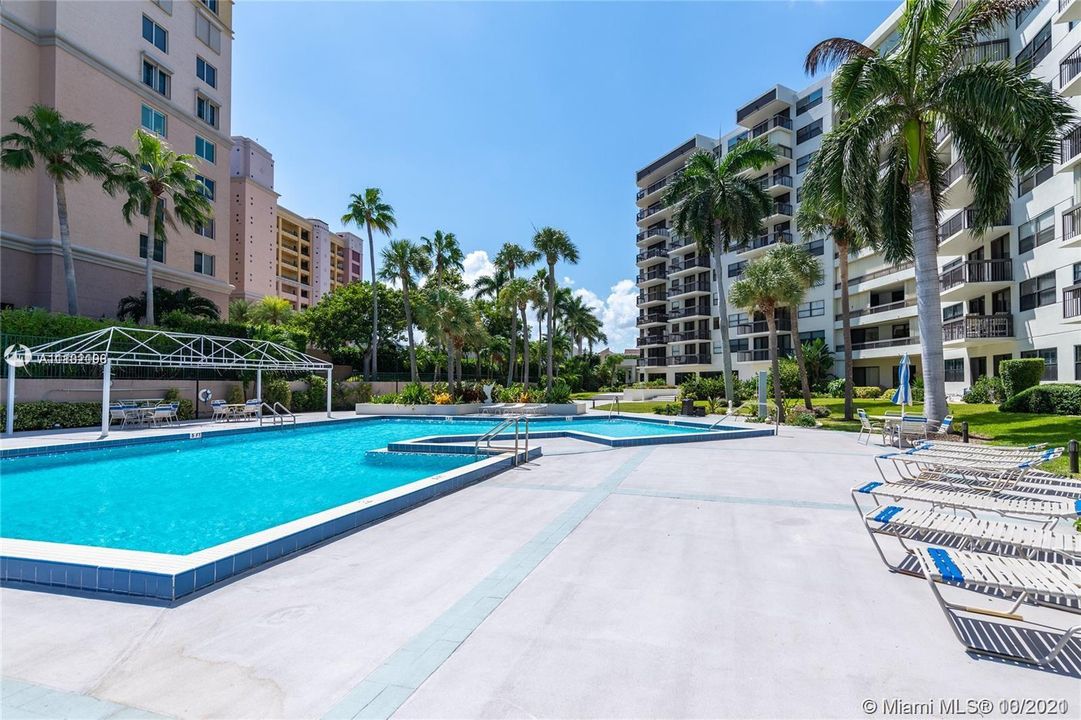 Recently Sold: $514,900 (2 beds, 2 baths, 0 Square Feet)
