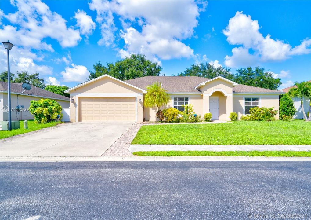 Welcome home! 4/2 double car garage