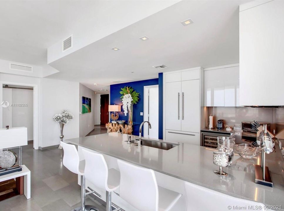 Recently Sold: $1,050,000 (2 beds, 2 baths, 1265 Square Feet)