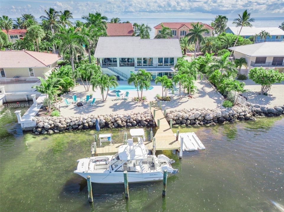 Recently Sold: $2,950,000 (4 beds, 3 baths, 1614 Square Feet)