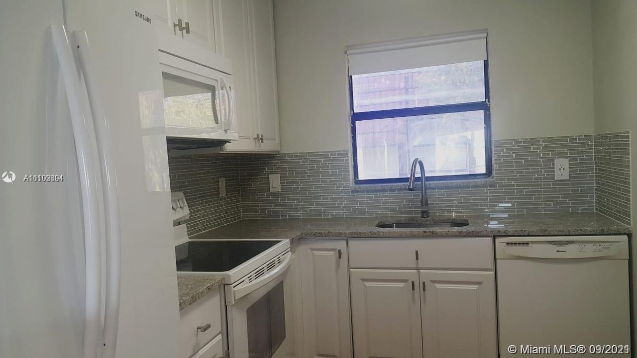 Recently Rented: $1,600 (2 beds, 2 baths, 770 Square Feet)