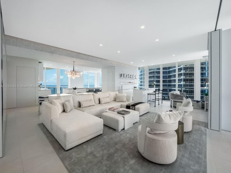 Recently Sold: $12,900,000 (3 beds, 3 baths, 3030 Square Feet)
