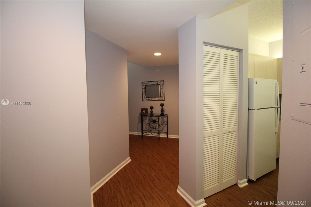 Recently Rented: $1,750 (1 beds, 1 baths, 920 Square Feet)