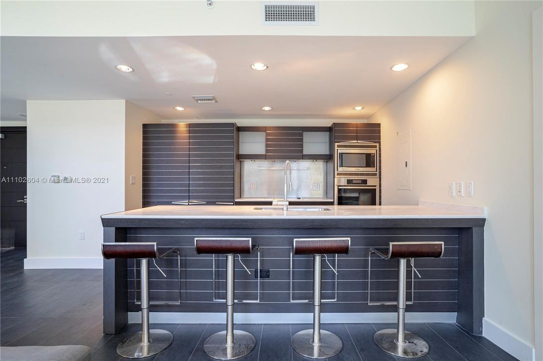 Recently Sold: $1,099,000 (2 beds, 2 baths, 1579 Square Feet)