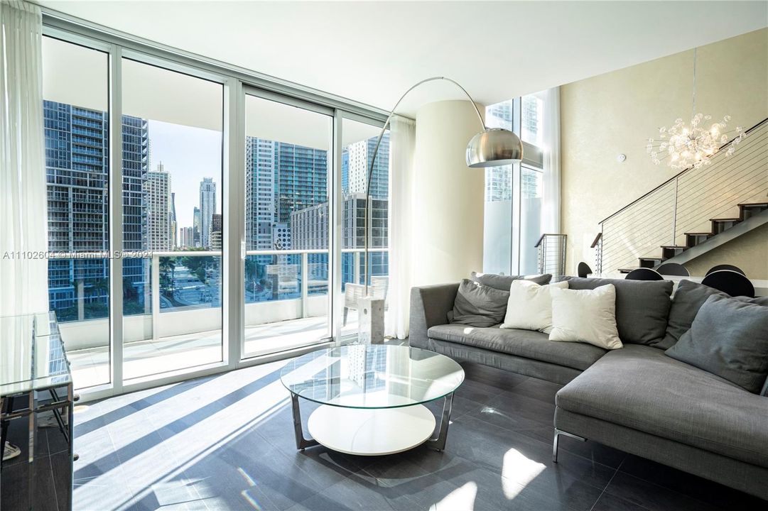 Recently Sold: $1,099,000 (2 beds, 2 baths, 1579 Square Feet)